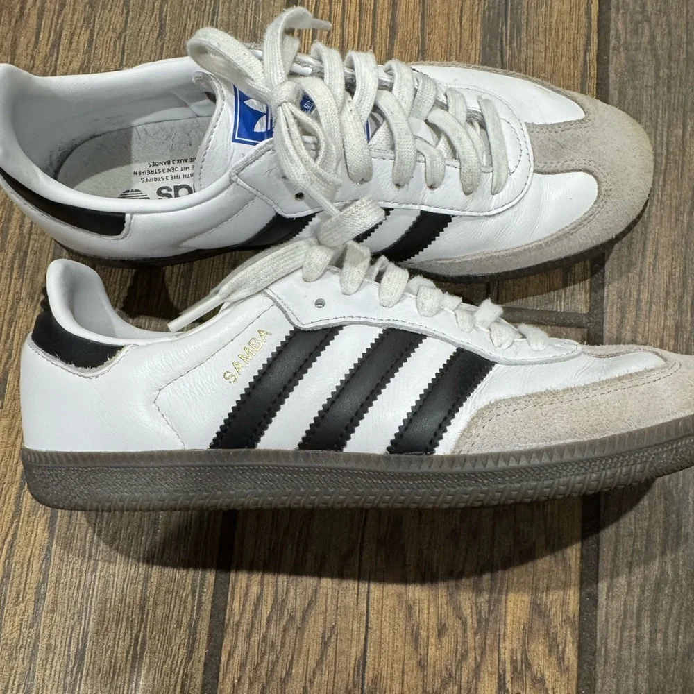 Adidas Sambas women’s 9, men’s 7.5 - Picture 2 of 10